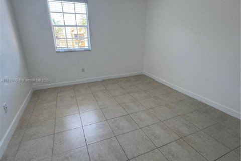 Condominio en venta en Hialeah, Florida, 2 dormitorios, 90.86 m2 № 1779242 - foto 19