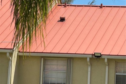 Condominio en venta en Hialeah, Florida, 2 dormitorios, 90.86 m2 № 1779242 - foto 3