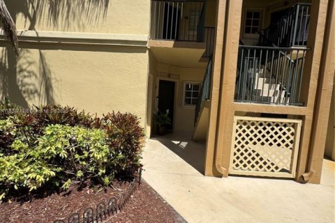 Condominio en venta en Hialeah, Florida, 2 dormitorios, 90.86 m2 № 1779242 - foto 6