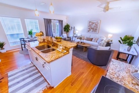 Touwnhouse à vendre à Tampa, Floride: 2 chambres, 128.02 m2 № 1912664 - photo 9