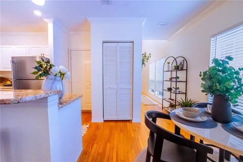 Touwnhouse à vendre à Tampa, Floride: 2 chambres, 128.02 m2 № 1912664 - photo 4