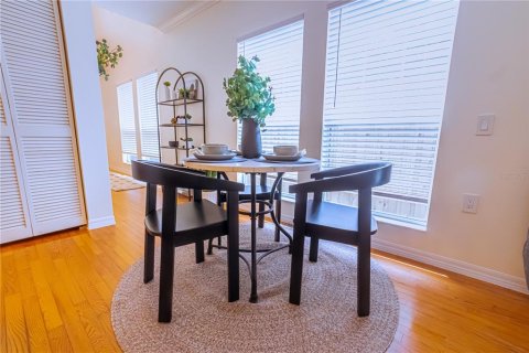 Touwnhouse à vendre à Tampa, Floride: 2 chambres, 128.02 m2 № 1912664 - photo 5
