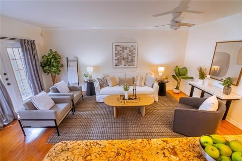 Touwnhouse à vendre à Tampa, Floride: 2 chambres, 128.02 m2 № 1912664 - photo 8