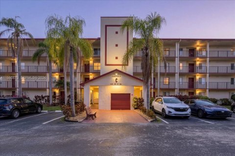 Condo à Pembroke Pines, Floride, 2 chambres  № 2043429