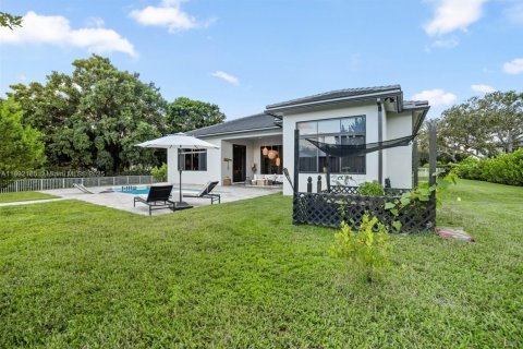 House in Southwest Ranches, Florida 4 bedrooms, 344.2 sq.m. № 1944201 - photo 19