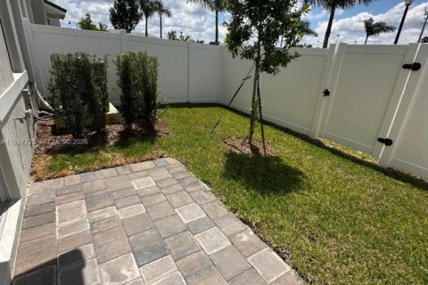 Adosado en alquiler en Pembroke Pines, Florida, 4 dormitorios, 213.4 m2 № 2048982 - foto 6