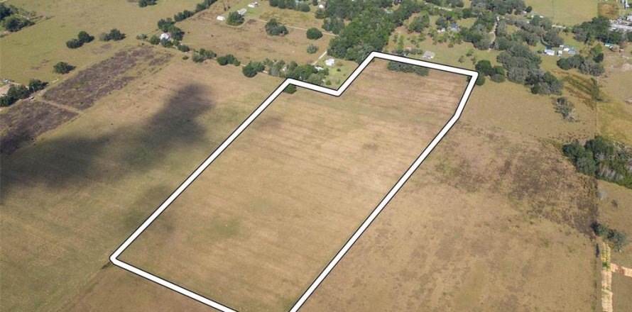 Terrain à Dade City, Floride № 2135989