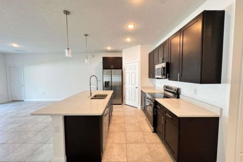 Villa ou maison à louer à Ocala, Floride: 4 chambres, 157.56 m2 № 2402817 - photo 5