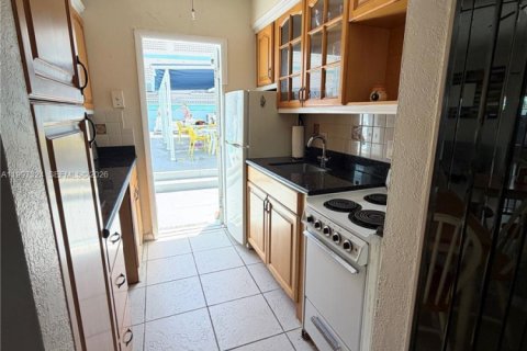 Copropriété à louer à Hollywood, Floride: 1 chambre, 36.98 m2 № 2059247 - photo 3