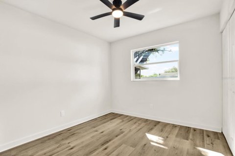 House in Seminole, Florida 3 bedrooms, 97.92 sq.m. № 2429647 - photo 11
