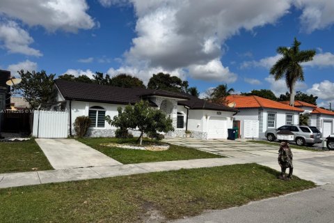 Villa ou maison à vendre à Miami, Floride: 3 chambres, 135.73 m2 № 1867557 - photo 3