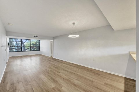 Condo in Davie, Florida, 2 bedrooms  № 1974078 - photo 5