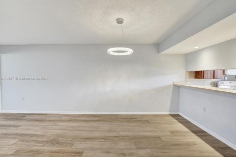Condo in Davie, Florida, 2 bedrooms  № 1974078 - photo 6