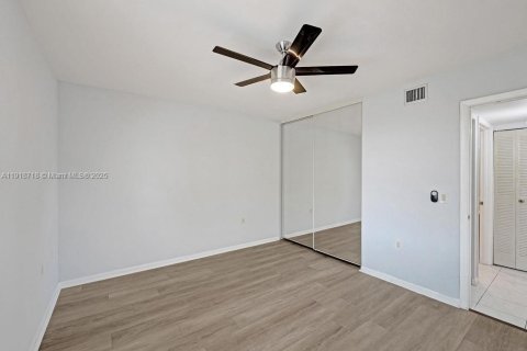 Condo in Davie, Florida, 2 bedrooms  № 1974078 - photo 30