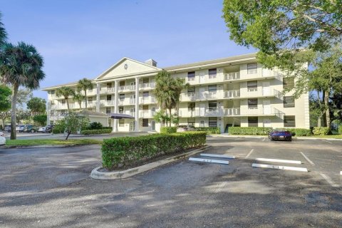 Condo in Davie, Florida, 2 bedrooms  № 1974078 - photo 1