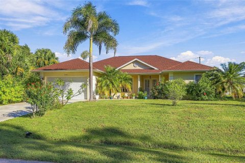 Casa en North Port, Florida 3 dormitorios, 196.77 m2 № 2423681