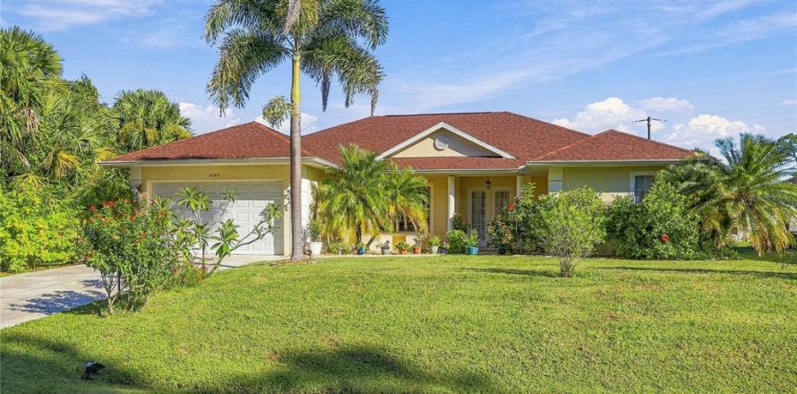 Casa en North Port, Florida 3 dormitorios, 196.77 m2 № 2423681