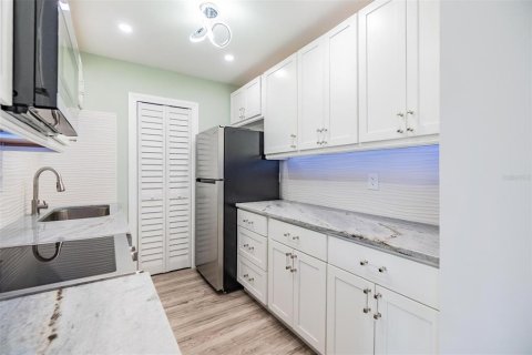 Condominio en alquiler en Clearwater, Florida, 1 dormitorio, 53.05 m2 № 1619065 - foto 6