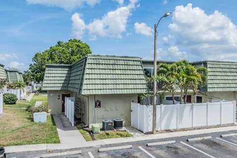 Condominio en alquiler en Clearwater, Florida, 1 dormitorio, 53.05 m2 № 1619065 - foto 2