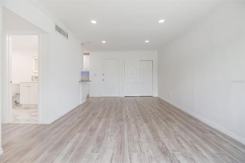 Condominio en alquiler en Clearwater, Florida, 1 dormitorio, 53.05 m2 № 1619065 - foto 12