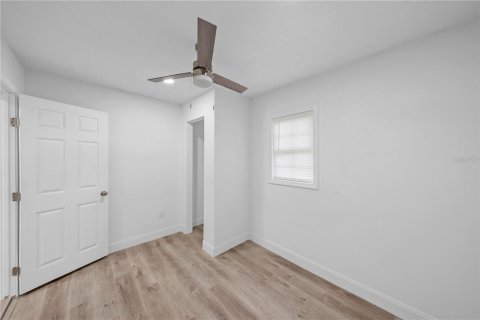 House in Leesburg, Florida 3 bedrooms, 96.25 sq.m. № 2400384 - photo 22