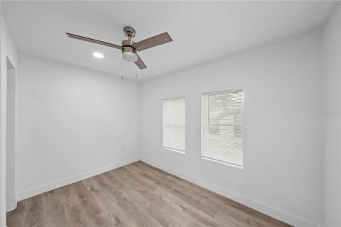 House in Leesburg, Florida 3 bedrooms, 96.25 sq.m. № 2400384 - photo 20