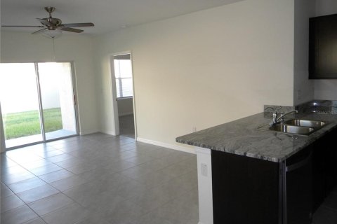 Villa ou maison à louer à Wesley Chapel, Floride: 3 chambres, 143.63 m2 № 2266271 - photo 6