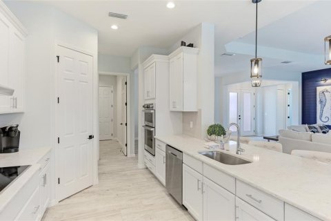 Casa en venta en Bradenton, Florida, 5 dormitorios, 264.96 m2 № 1849377 - foto 9