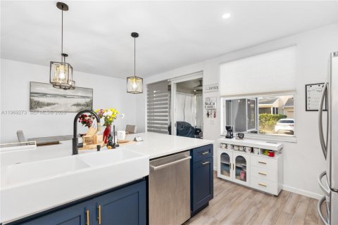 Купить таунхаус в Тамарак, Флорида 3 спальни, 151.15м2, № 2030171 - фото 12