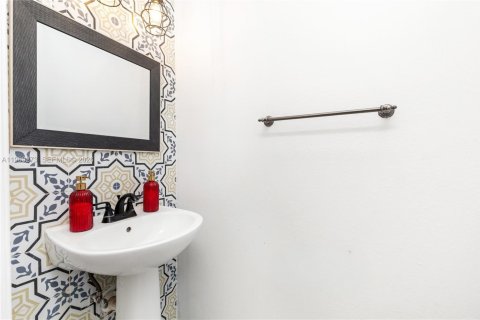 Купить таунхаус в Тамарак, Флорида 3 спальни, 151.15м2, № 2030171 - фото 24