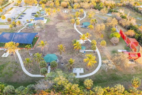 Купить таунхаус в Тамарак, Флорида 3 спальни, 151.15м2, № 2030171 - фото 27