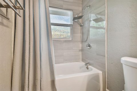 Купить виллу или дом в Аполло-Бич, Флорида 3 комнаты, 133.78м2, № 1871170 - фото 24