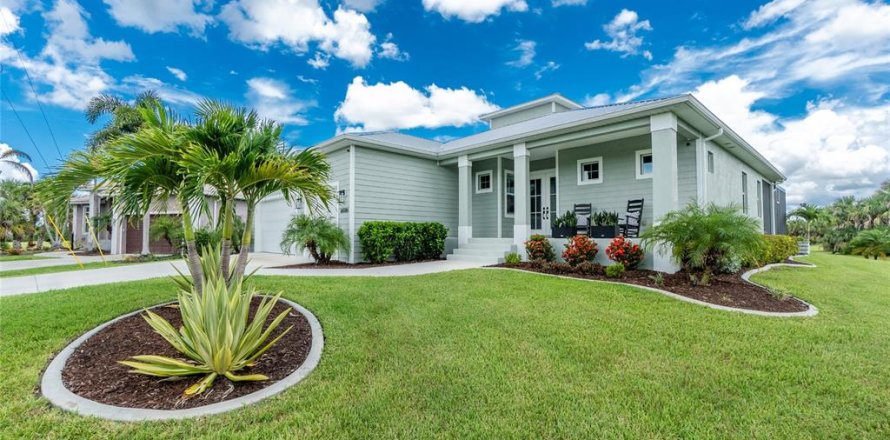 House in Punta Gorda, Florida 4 bedrooms, 207.92 sq.m. № 1919091
