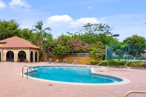 Снять в аренду кондоминиум в Майами, Флорида 3 спальни, 108.23м2, № 1954123 - фото 15