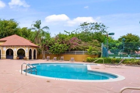 Condo in Miami, Florida, 3 bedrooms  № 1954123 - photo 11