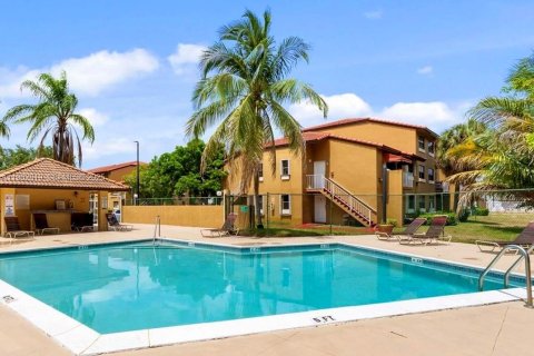 Снять в аренду кондоминиум в Майами, Флорида 3 спальни, 108.23м2, № 1954123 - фото 16