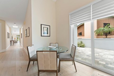 Townhouse in Jupiter, Florida 3 bedrooms, 283.07 sq.m. № 2392321 - photo 23