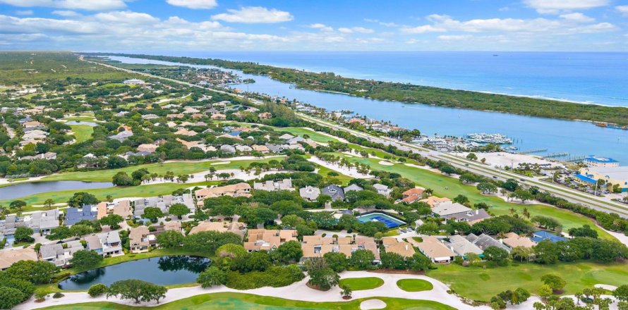 Townhouse in Jupiter, Florida 3 bedrooms, 283.07 sq.m. № 2392321