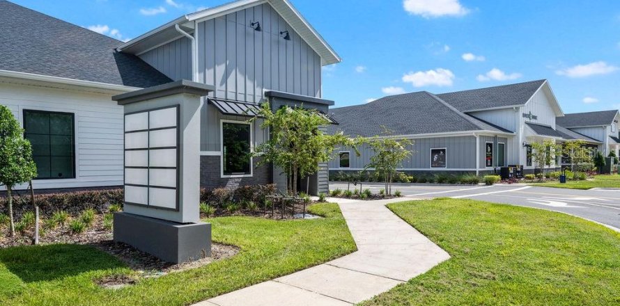 Commercial property in Winter Garden, Florida 222.97 sq.m. № 2197480