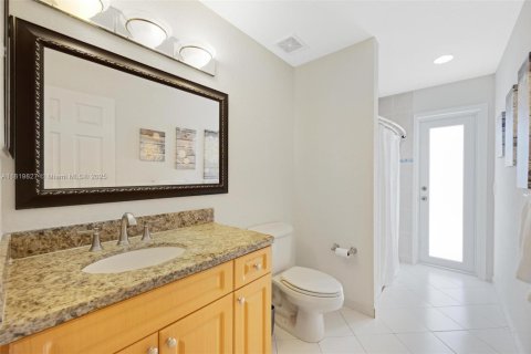 House in Southwest Ranches, Florida 7 bedrooms, 534.93 sq.m. № 1800648 - photo 23