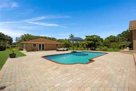 House in Southwest Ranches, Florida 7 bedrooms, 534.93 sq.m. № 1800648 - photo 29