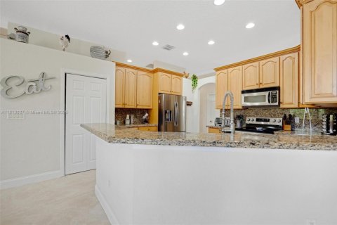 House in Southwest Ranches, Florida 7 bedrooms, 534.93 sq.m. № 1800648 - photo 7