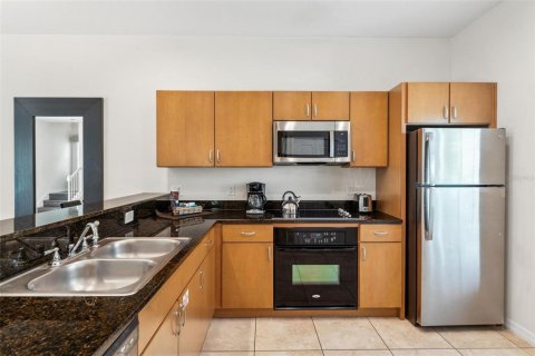 Townhouse in Kissimmee, Florida 3 bedrooms, 136.57 sq.m. № 1750646 - photo 13