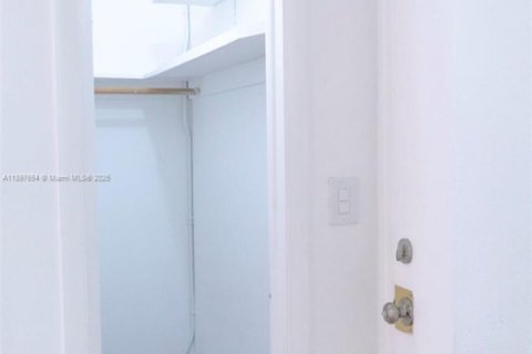 Apartamento en alquiler en Fort Lauderdale, Florida, 1 dormitorio, 55.74 m2 № 1951344 - foto 6