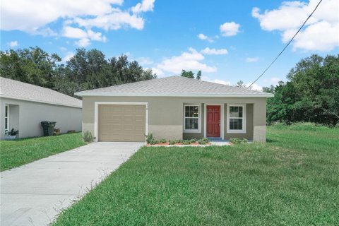 House in Auburndale, Florida 3 bedrooms, 133.31 sq.m. № 2299387