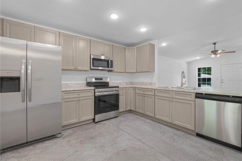 Villa ou maison à vendre à Auburndale, Floride: 3 chambres, 133.31 m2 № 2299387 - photo 4