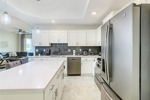 Снять в аренду кондоминиум в Киссимми, Флорида 3 комнаты, 123.47м2, № 2097318 - фото 8
