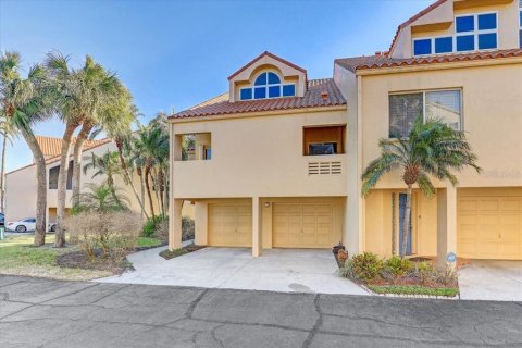 Touwnhouse à vendre à Saint Petersburg, Floride: 2 chambres, 201.41 m2 № 1909882 - photo 1