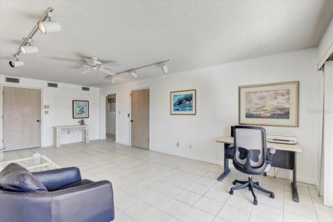 Touwnhouse à vendre à Saint Petersburg, Floride: 2 chambres, 201.41 m2 № 1909882 - photo 30