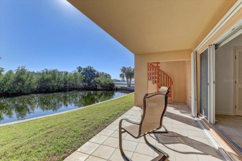 Touwnhouse à vendre à Saint Petersburg, Floride: 2 chambres, 201.41 m2 № 1909882 - photo 5